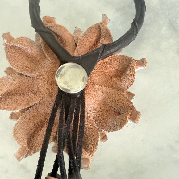 White Floral Leather Flower - Picture 4 of 7